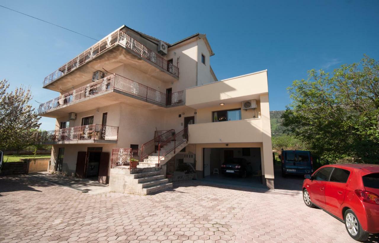 Ivan Apartment *
